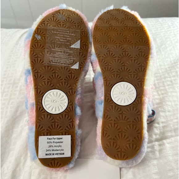 “NEW” UGG Fluff Slippers/Slides Pastel 💕Size 10 - Picture 5 of 11
